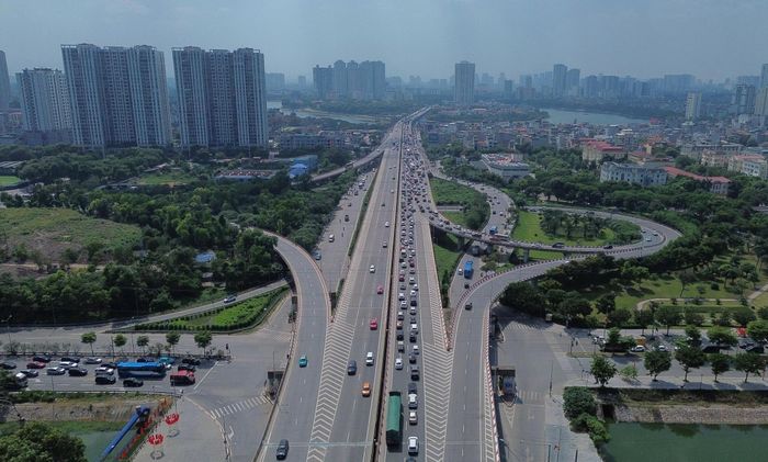 Trong ảnh nút giao cao tốc Pháp Vân - Cầu Giẽ với đường Vành đai 3 thời điểm hơn 17h30.