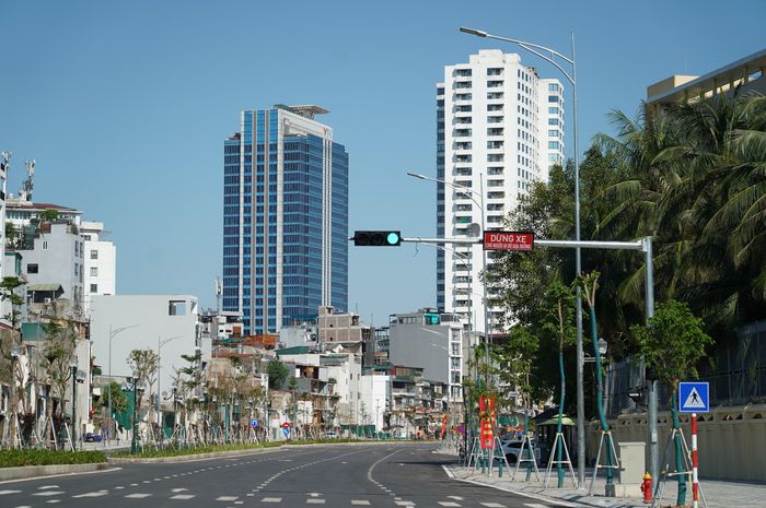 Hệ thống đèn giao thông đoạn cuối tuyến nút giao Voi Phục.