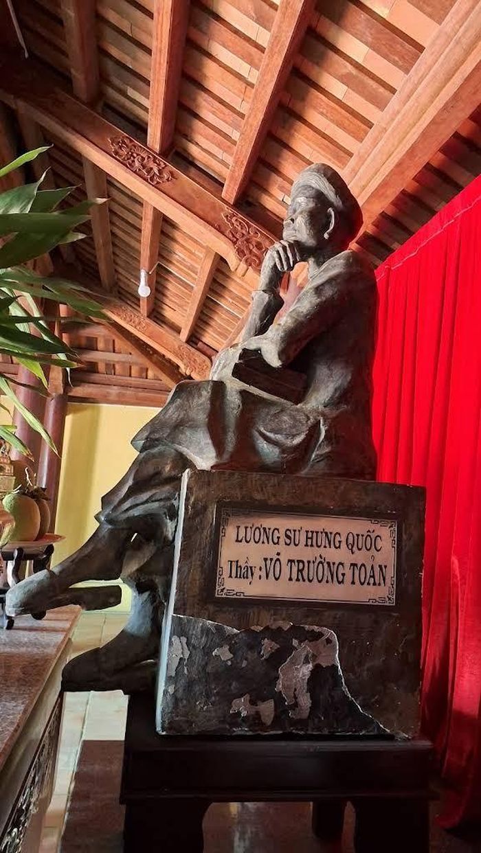 Khu di tích Võ Trường Toản hôm nay không chỉ là nơi tưởng niệm bậc danh sư mà còn là địa chỉ góp phần giáo dục truyền thống hiếu học, tôn sư trọng đạo cho các thế hệ. Ảnh: Tường Quang