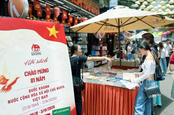 Tại Đường sách TP. Hồ Chí Minh đang diễn ra Hội sách chào mừng 81 năm Quốc khánh
