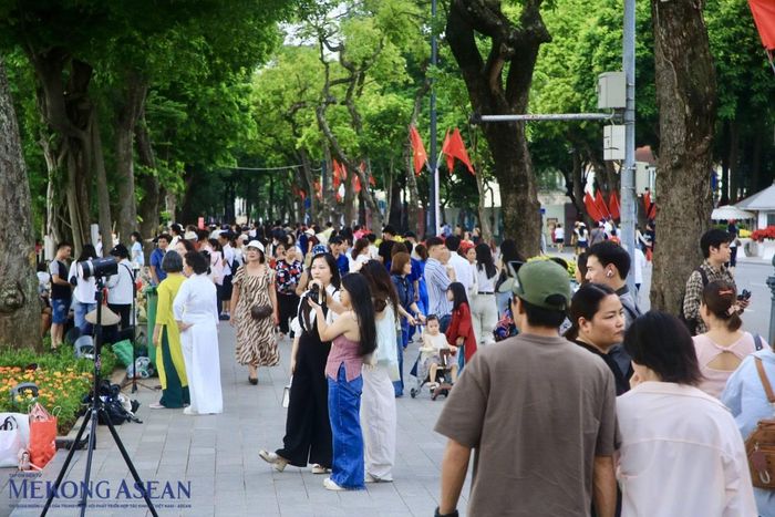 Một góc phố đi bộ Hồ Hoàn Kiếm. Ảnh: Trần Trọng/ Mekong ASEAN