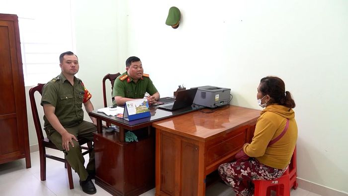 Lực lượng Công an mời làm việc, cho làm cam kết các trường hợp mua bán chim hoang dã.