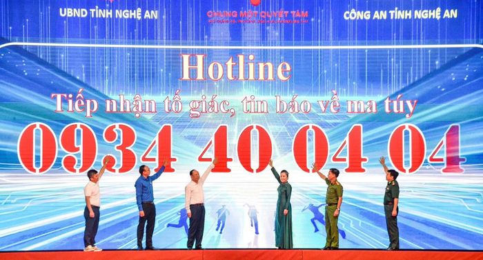 Lãnh đạo tỉnh Nghệ An công khai số điện thoại đường dây nóng để tiếp nhận thông tin liên quan đến ma tuý.