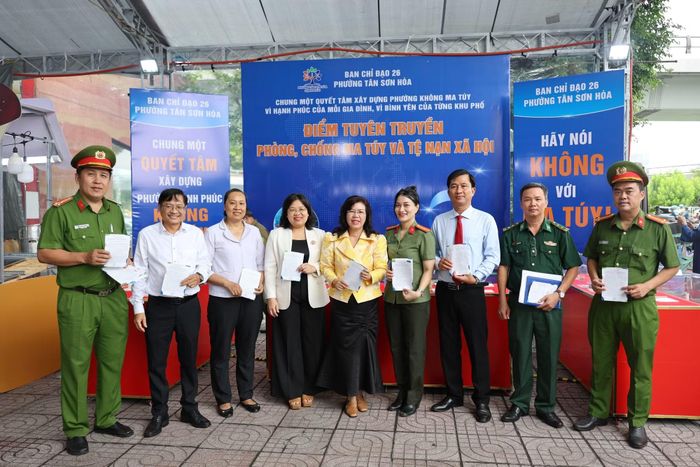 Một điểm tuyên truyền phòng chống ma túy và tệ nạn xã hội của phường Tân Sơn Hòa.