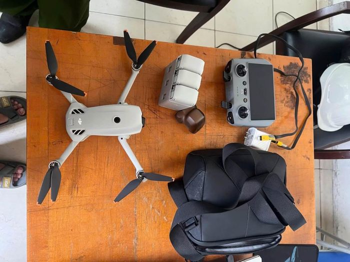 Một số flycam, thiết bị bay bị thu giữ.