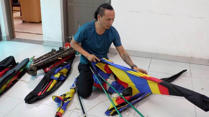 Cơ quan An ninh điều tra Công an TP Hồ Chí Minh đã ra quyết định khởi tố bị can và bắt tạm giam Thân Văn Tấn về tội “Cản trở giao thông đường không”