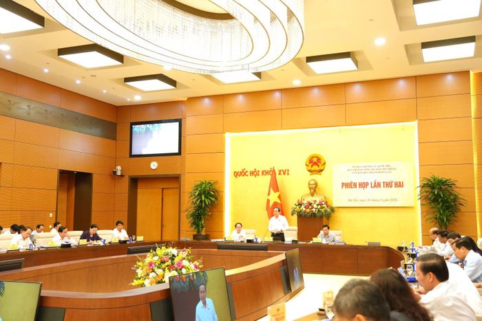 Phiên họp lần thứ hai của Ban Chỉ đạo tổng rà soát hệ thống văn bản quy phạm pháp luật. Ảnh: VPQH