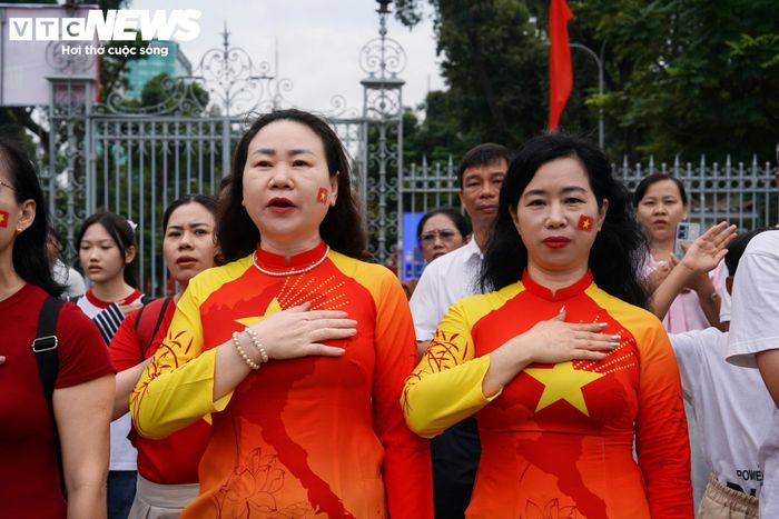 Hoạt động diễn ra trong không khí trang nghiêm, hướng tới Quốc khánh, đồng thời tưởng nhớ, tri ân các thế hệ cha ông đã hy sinh vì độc lập, tự do của Tổ quốc.