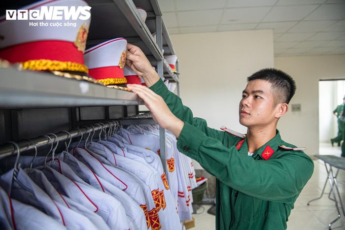 Con số 34 gắn với 34 chiến sĩ của Đội Việt Nam Tuyên truyền Giải phóng quân, tiền thân của Quân đội Nhân dân Việt Nam.