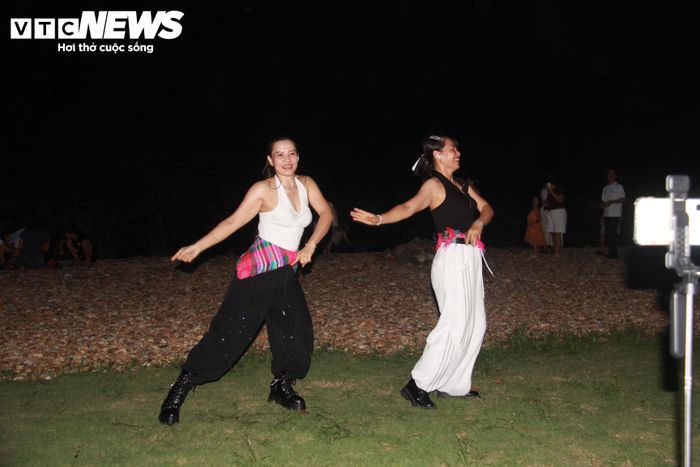 Nhiều dance chọn đây là điểm ghi hình lý tưởng.