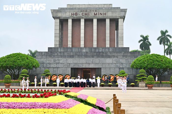 Lăng Chủ tịch Hồ Chí Minh.