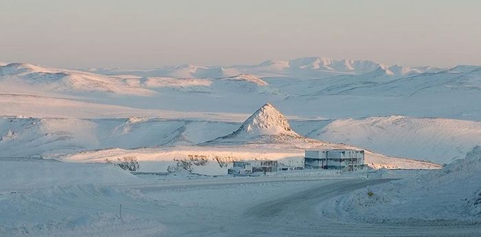 Mỏ vàng Kupol ở Siberia thuộc khu tự trị Chukotka, vùng cực Đông Bắc của Nga, nổi tiếng với trữ lượng khổng lồ nhưng khó khai thác nhất nhì thế giới. (Ảnh: Atlas Obscura)