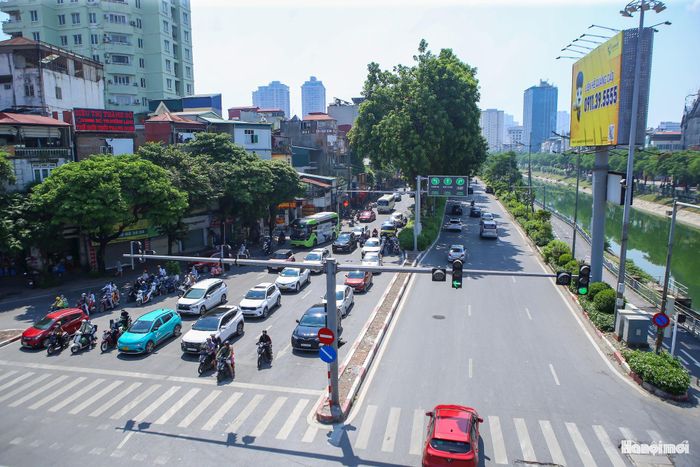 Nhiều tuyến phố không xuất hiện cảnh phương tiện nối dài, di chuyển chậm kéo dài như thường thấy vào những thời điểm có lưu lượng giao thông cao.