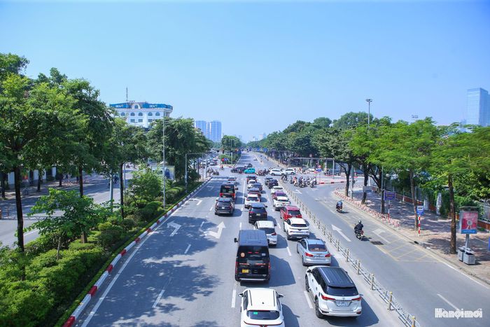 Việc nhiều tuyến đường duy trì trạng thái thuận lợi trong ngày cuối kỳ nghỉ lễ tạo điều kiện để người dân trở lại Hà Nội an toàn, thuận tiện, đồng thời hạn chế áp lực giao thông tại khu vực nội đô.
