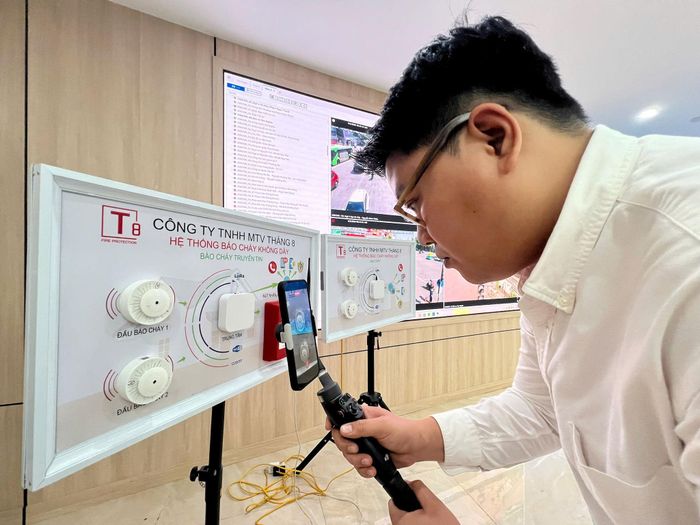 Dây chuyền báo cháy không dây đã được đưa vào ứng dụng. Ảnh: Bảo Hân