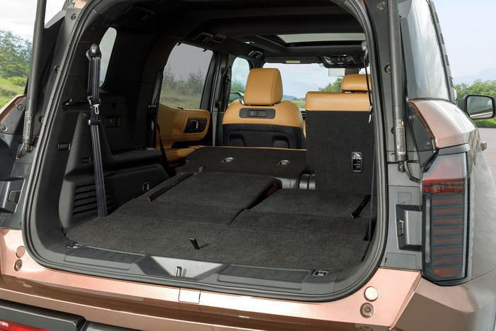 Khoang sau của Pajero thế hệ mới. Ảnh: PV