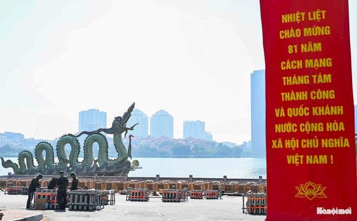 Theo kế hoạch, tối nay (2-9), Hà Nội tổ chức bắn pháo hoa tầm cao kết hợp tầm thấp tại 5 địa điểm trên địa bàn thành phố. Các trận địa pháo hoa được bố trí trước trụ sở Báo Hà Nội Mới; trước Bưu điện Hà Nội; đảo Dừa trong Công viên Thống Nhất; khu vực đường đua F1 thuộc Khu liên hợp thể thao quốc gia Mỹ Đình và vườn hoa Lạc Long Quân (phường Tây Hồ). Chương trình diễn ra trong 15 phút, từ 21 giờ đến 21 giờ 15 phút, phục vụ người dân và du khách trong ngày hội lớn của đất nước.