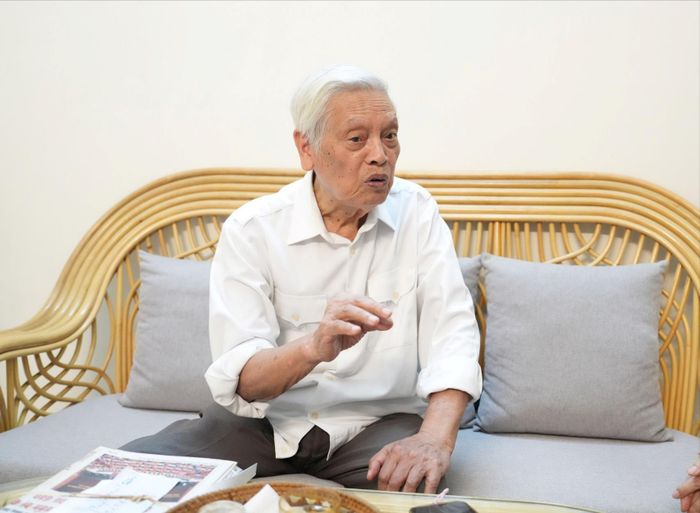 Nhạc sĩ Doãn Nho hồi tưởng lại mùa Thu lịch sử năm 1945. Ảnh: An Quyên