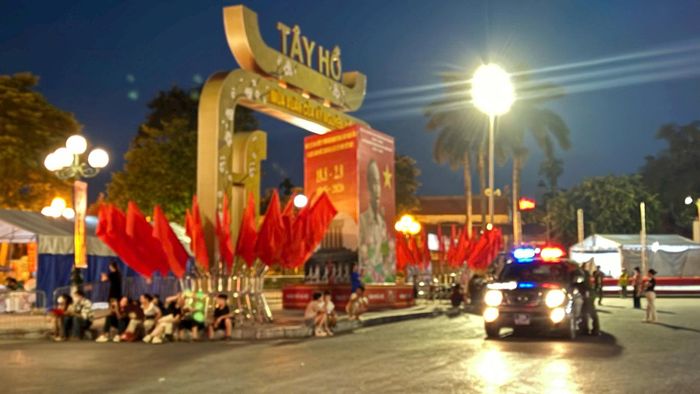 Khu vực bắn pháo hoa tại Hồ Tây. Ảnh: Mai Hoa