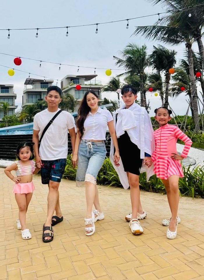 Khánh Thi cùng chồng con có chuyến nghỉ ngơi dịp lễ mùng 2/9 từ Đà Lạt đến Nha Trang.