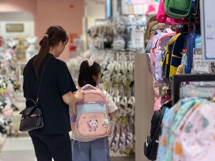 Các sản phẩm đa dạng về mẫu mã, giá thành nên người tiêu dùng có thể thoải mái lựa chọn.