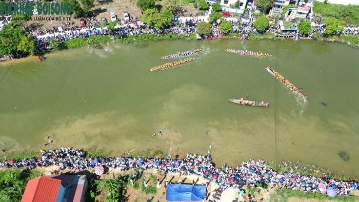 Năm nay, lễ hội đua, bơi thuyền truyền thống trên sông Kiến Giang có sự góp mặt của 8 thuyền đua nữ, 21 thuyền bơi nam, với hơn 1.000 vận động viên. Các đội thuyền đua nam sẽ tham gia tranh tài với cự ly 24km, thuyền đua nữ tranh tài ở cự ly 18km.