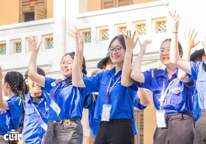  Hoạt động đón tân binh khối 10 được Đoàn viên THPT chuyên Lê Hồng Phong đầu tư cao. 