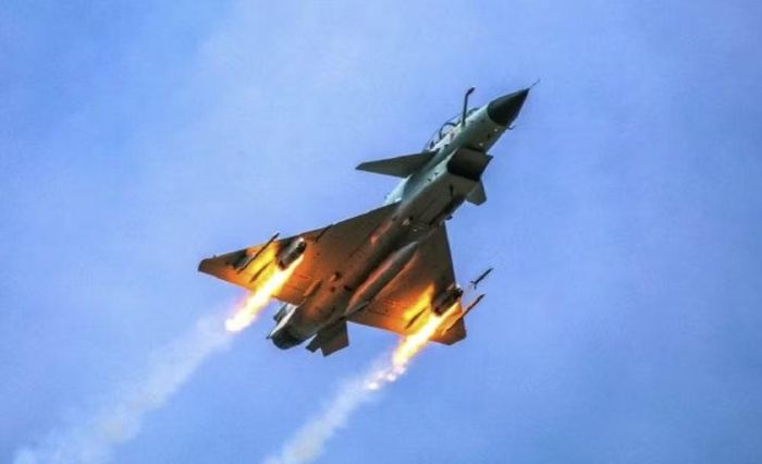 Sự kết hợp giữa J-10C, radar AESA và PL-15 cho thấy Trung Quốc đang hướng tới cách tiếp cận không chiến dựa nhiều hơn vào khả năng phát hiện, theo dõi và tấn công mục tiêu từ khoảng cách lớn.