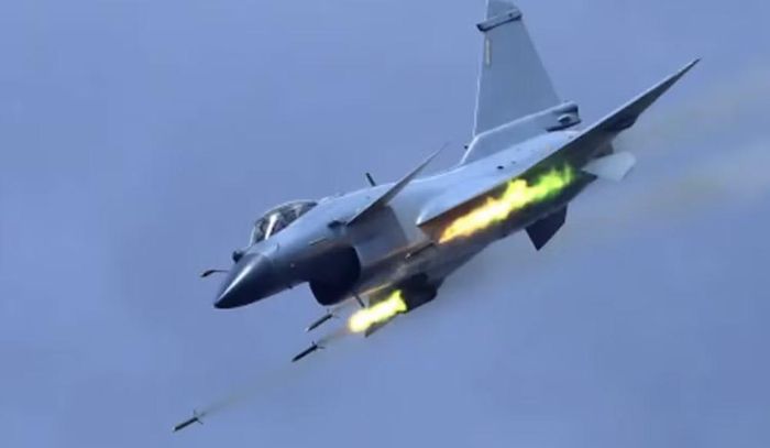 Động cơ cũng phản ánh quá trình Trung Quốc từng bước giảm phụ thuộc vào Nga. Những J-10A đầu tiên sử dụng động cơ AL-31FN.
