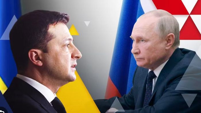Theo ông Putin, Nga chỉ nhắm vào những tàu được xác định vận chuyển vũ khí hoặc đạn dược cho Ukraine. Các vụ nổ xảy ra sau những cuộc tấn công cho phép Moscow xác nhận loại hàng hóa được vận chuyển trên các tàu này.