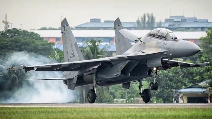 Cách làm này mang lại lợi thế lớn cho khách hàng. Một quốc gia không nhất thiết phải phụ thuộc hoàn toàn vào hệ sinh thái của nước sản xuất máy bay mà có thể lựa chọn những thiết bị phù hợp với yêu cầu của mình.