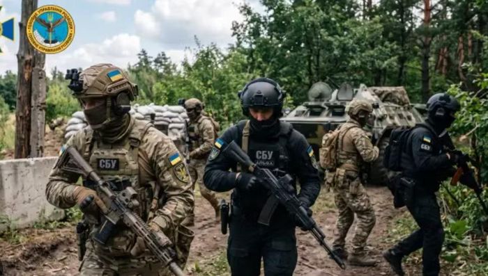 Sáng 2/9, SBU tuyên bố đã phá một âm mưu tấn công nhằm vào "một biểu tượng của phong trào đối lập Nga", ám chỉ ông Kaplunov. Cơ quan này cho biết lực lượng của họ bị một nhóm người có vũ trang tấn công trong quá trình điều tra.