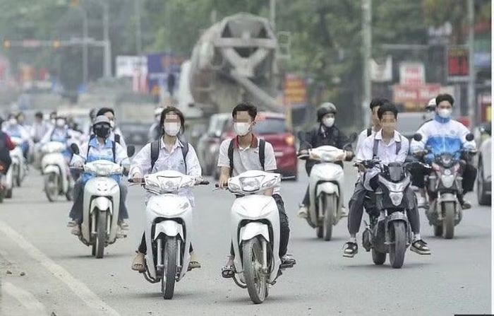 Công tác tuyên truyền, xử lý vi phạm giao thông đối với học sinh là cần thiết để phòng ngừa tai nạn giao thông