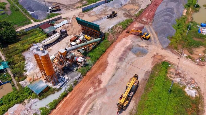 Đây cũng là nút giao đầu tiên trên tuyến đường Vành đai 4 được triển khai xây dựng