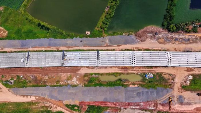 Đường Vành đai 4 gần như chạy song song với cao tốc Pháp Vân - Cầu Giẽ tại khu vực Thường Tín