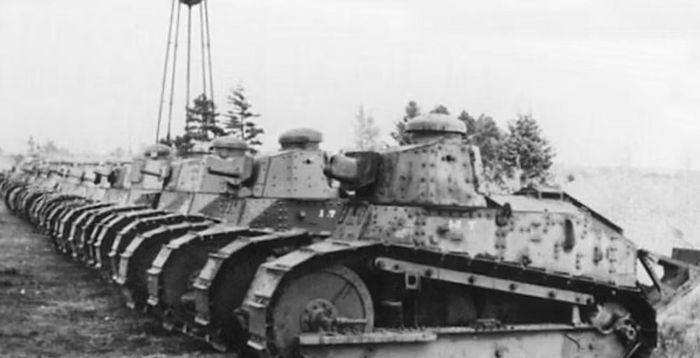 Trọng lượng thấp giúp M1917 dễ cơ động hơn trên chiến trường, nhưng đồng thời cũng hạn chế khả năng bảo vệ.
