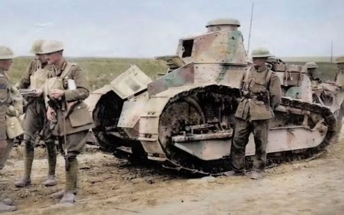 Khả năng bảo vệ của M1917 vẫn thuộc mức tương đối khiêm tốn so với những xe tăng hạng nặng cùng thời. Đây là hệ quả trực tiếp từ yêu cầu giữ trọng lượng thấp.
