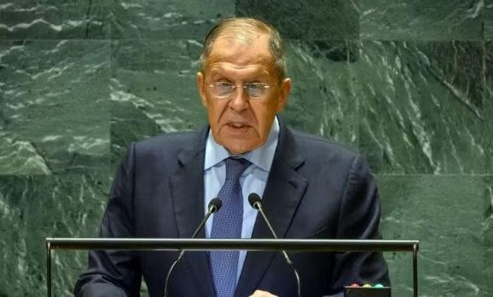 Ông Lavrov cũng cáo buộc chính quyền Ukraine tiến hành các cuộc tấn công nhằm vào chợ, cơ sở hạ tầng và những công trình phục vụ đời sống dân sự. Moscow cho rằng những hoạt động này là một phần trong nỗ lực gây sức ép và làm suy yếu Nga.