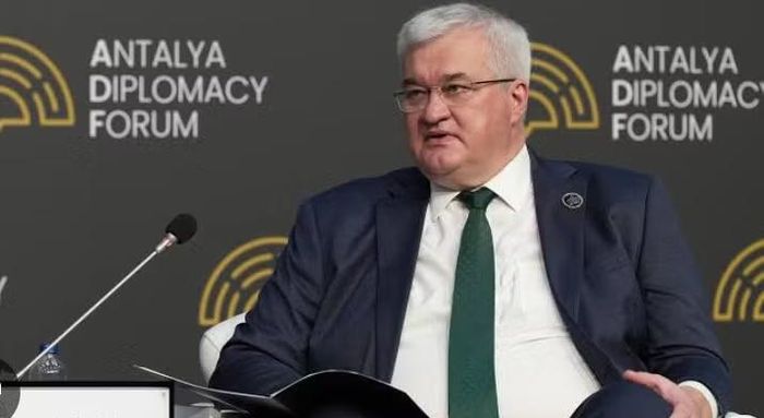 Ngoại trưởng Ukraine Andrii Sybiha sau đó cho biết, Kiev đã chính thức thông báo với Tổ chức Hàng không Dân dụng Quốc tế (ICAO) rằng không phận Nga không còn an toàn.
