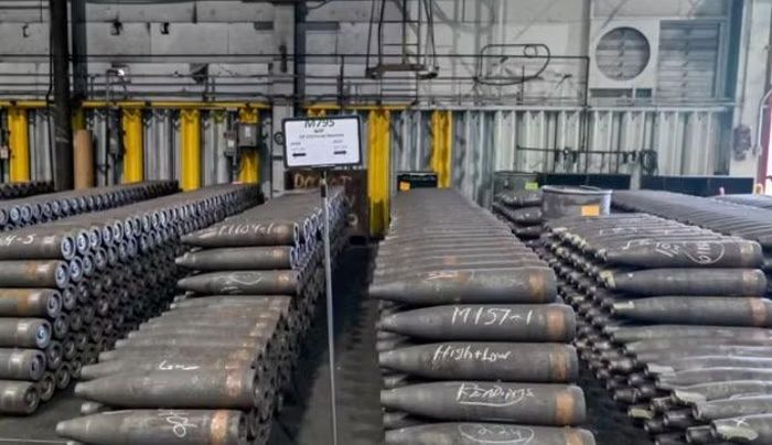 Khi lô hàng cuối cùng được giao vào năm 2025, báo Eesti Ekspress đưa tin số đạn pháo có vấn đề và bị đánh giá là "bị lỗi và vô dụng".