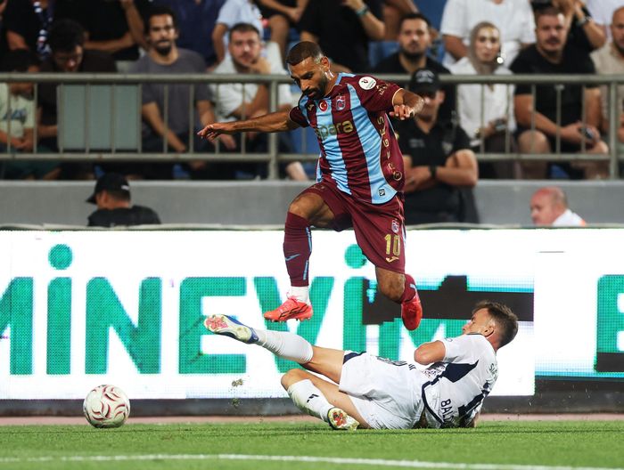 Trabzonspor kỳ vọng Salah mở ra một chu kỳ mới, nhưng những tuần đầu của ngôi sao Ai Cập lại diễn ra giữa hàng loạt biến động.