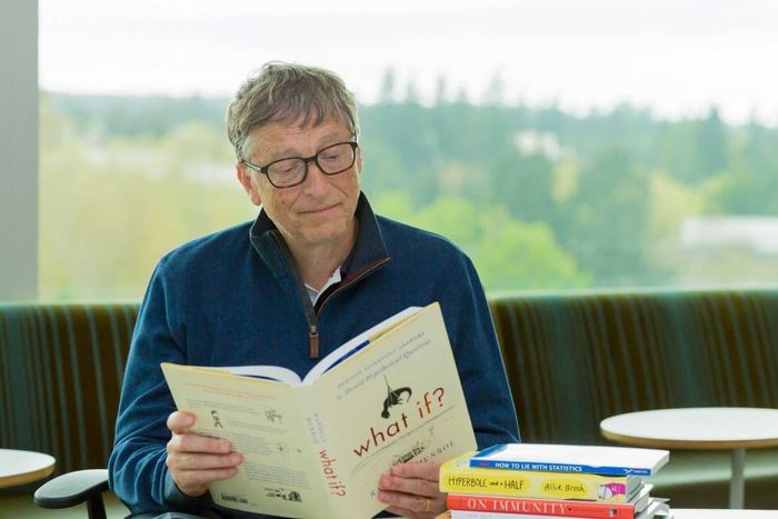 Bill Gates cho biết ông đã duy trì thói quen đọc sách từ nhỏ, trung bình khoảng một cuốn mỗi tuần. Ảnh: Bill Gates Foundation.