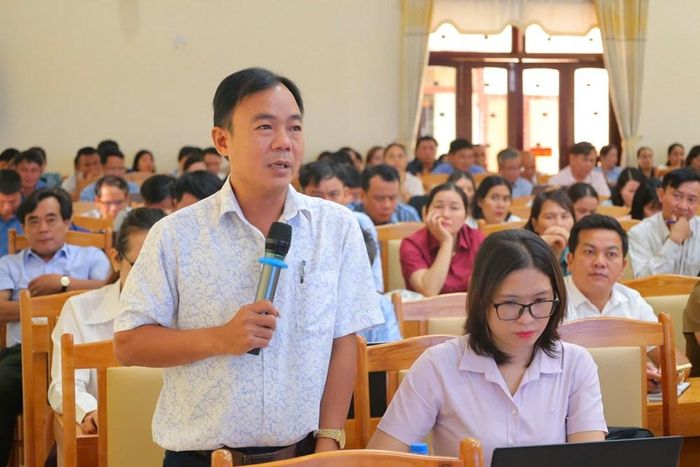 Học viên thảo luận, chia sẻ kinh nghiệm triển khai công tác văn hóa, gia đình tại cơ sở