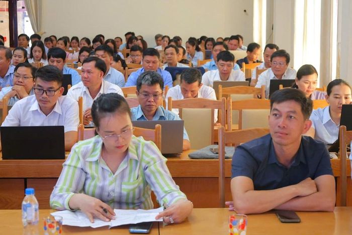 Đại biểu tham dự Hội nghị tập huấn nghiệp vụ văn hóa cơ sở và công tác gia đình