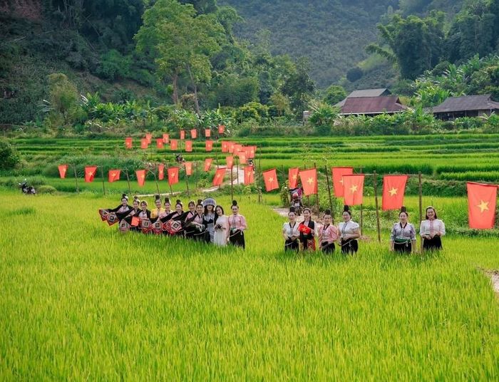 Sự kết hợp giữa cảnh quan thiên nhiên, bản sắc văn hóa và chuỗi hoạt động trải nghiệm đã tạo sức hút cho du lịch Sơn La