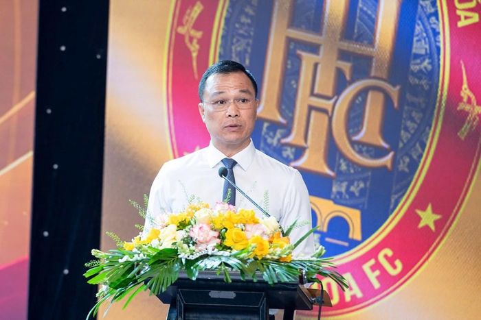 Chủ tịch UBND tỉnh Thanh Hóa Tô Anh Dũng phát biểu, giao nhiệm vụ cho CLB Bóng đá Thanh Hóa