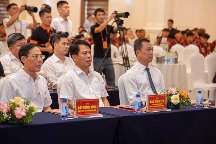 Chủ tịch UBND tỉnh Tô Anh Dũng dự lễ xuất quân của CLB Bóng đá Thanh Hóa
