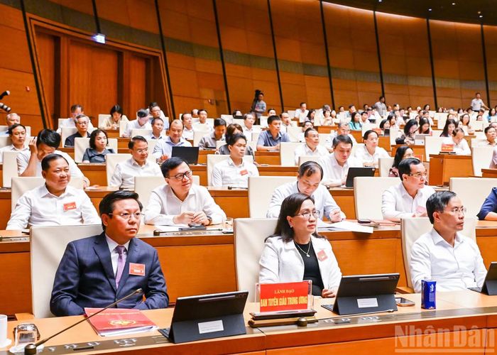 Các đại biểu dự hội nghị tại phòng họp Diên Hồng, Nhà Quốc hội. (Ảnh: DUY LINH-TRẦN HẢI)
