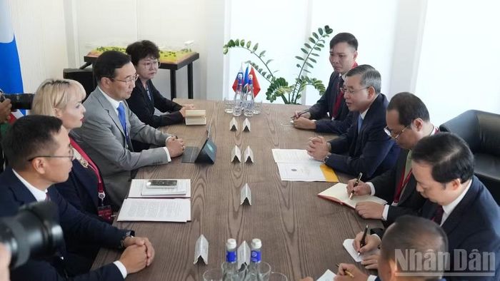 Hai bên thảo luận về thúc đẩy hợp tác. (Ảnh: THANH THỂ)
