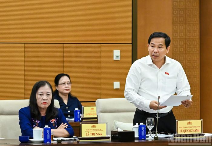 Tổng Thư ký Quốc hội, Chủ nhiệm Văn phòng Quốc hội Lê Quang Mạnh phát biểu mở đầu phiên họp. (Ảnh: DUY LINH)